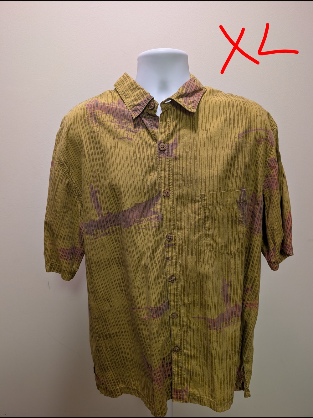 Men's Olive Green Short-Sleeve Button-Down Shirt with Mauve Brush Detail